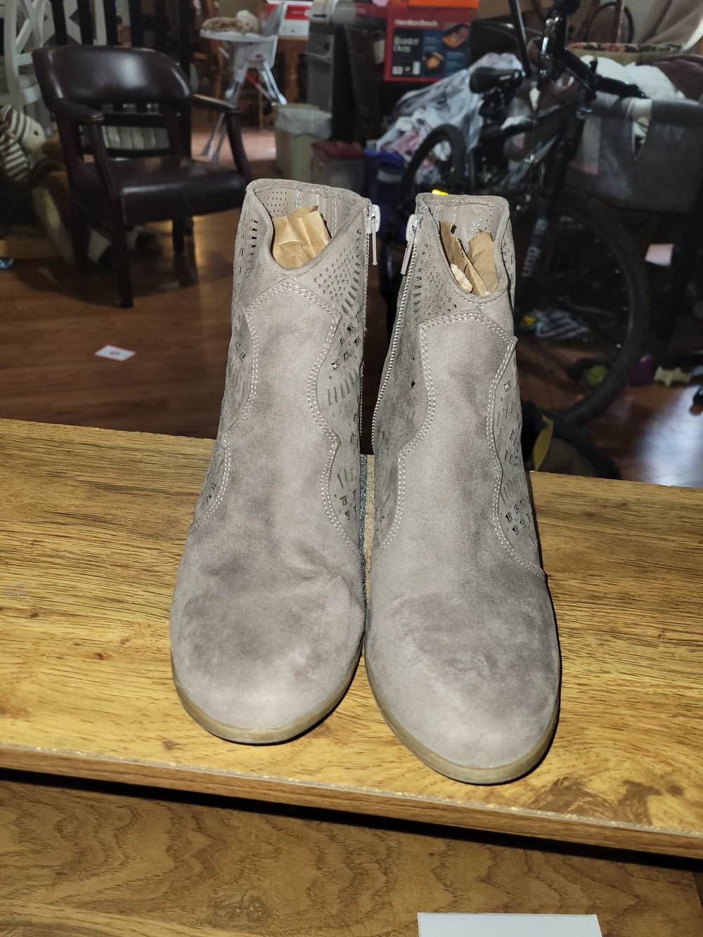 Carlos Santana Gray Suede Heeled Ankle Boots